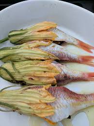 Provencal Rouget With Tapenade And Ratatouille In A Zucchini Blossom Recettes De Cuisine Cuisine Cuisine Et Boissons