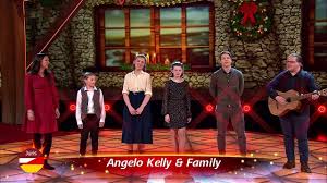 Angelo kelly wuchs als jüngster spross der weltberühmten kelly family auf und angelo kelly wurde als jüngster spross der kelly family berühmt. Angelo Kelly Family Christmas Medley Die Grosse Show Der Weihnachtslieder 2020 Youtube