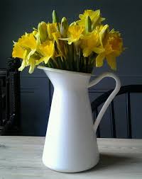 Best flowers for a small cutting garden. The 15 Best Flowers For A Cut Flower Garden Purewow