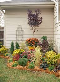 Here are 40 small space landscaping ideas. 16 Simple Solutions For Small Space Landscapes Better Homes Gardens