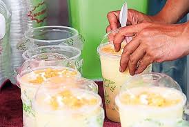 Campur susu dan cubes epal potong. Mangga Susu Minuman Kekinian Kuala Lumpur Republika Online
