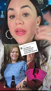 Vieja ridícula que anda criticando a una mujer que digo mujer una dama o  sea vieja verdulera