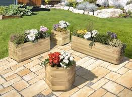 Standort, substrat, pflanzen, gießen und tipps für eine schöne gestaltung. Pflanzkasten Und Pflanzkubel Die Richtige Bepflanzung Ihr Holzshop De