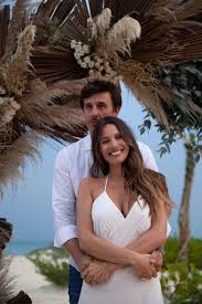 La modelo se animó a la pista en pleno embarazo para el emotivo. El Increible Paraiso Que Eligio Pampita Para Anunciar Su Nuevo Embarazo