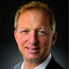 Oliver Wilhelm's Instagram, Twitter & Facebook