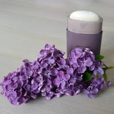 Deodorant Solide Pour Peaux Sensibles Sans Bicarbonate De Soude Diy Diy Deodorant Recette Deodorant Maison Deodorant