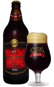 Cerveja Opa Bier Bock Estilo Traditional Bock Produzida Por Opa Bier Brasil 7 Abv De Alcool Cervejas Artesanais Caneca De Cerveja Bebendo Cerveja