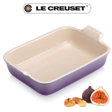 A rectangular cake pan is a baking essential. Le Creuset Stoneware Rectangular Dish 24 X 32 Cm Ultra Violet