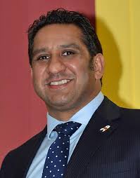 Who are the honorary graduates at Bradford College this week?