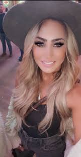 Makeup Professionals in Smyer, TX