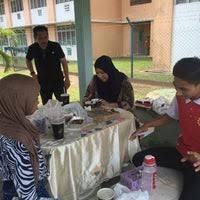 Sekolah menengah teknik adalah merupakan sekolah menengah atas iaitu tingkatan 4 dan 5 yang memberi peluang kepada murid yang mempunyai kecederungan dalam pendidikan sains dan teknologi. Sekolah Menengah Teknik Sepang Smu Di Dengkil