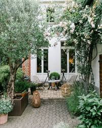 10 Mentions J Aime 0 Commentaires Pourquoi Pas Design Anais Pourquoipasdesign Sur Instagram In 2020 Townhouse Garden Small Patio Garden Small Backyard Design