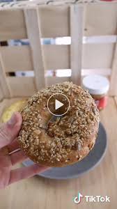 Une Collation Saine Prete En 15 Secondes Recette Gouter Banane Manger Comment Manger Sainement Manger Sainement Collations