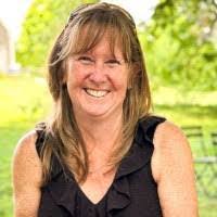 Holly Peavy's Instagram, Twitter & Facebook