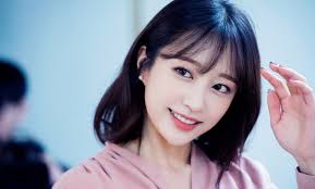 Simple yet classy, this bob stops at the jawline and features only a center part. Short Hairstyles For The Best Round Face In 2020