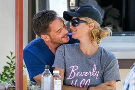 The heiress shared the news of their engagement on. Paris Hilton Undergoing Ivf Wants A Baby With Boyfriend Carter Reum