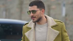 Sosyal medya hesanı instagram'ı oldukça aktif kullanan kaygılaroğlu, son olarak annesiyle çekildiği fotoğrafı paylaştı. Uraz Kaygilaroglu Annesinin Yas Gununu Kutladi Sacitaslan Com