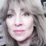 Angelique Weeks's Instagram, Twitter & Facebook