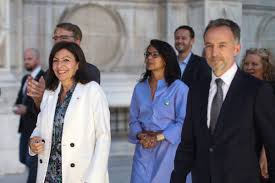 — audrey pulvar (@audreypulvar) july 10, 2020. Audrey Pulvar On Twitter Merci Anne Merci Aux Parisiennes Et Aux Parisiens Qui Nous Font Confiance Merci A Mes Colistiers Et Colistieres De Pariscentre Quelle Campagne Quelle Victoire En
