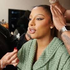 Courtney Plumb's Instagram, Twitter & Facebook