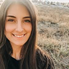 Olivia Lohmann's Instagram, Twitter & Facebook