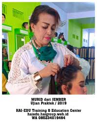 Karena itulah rambut ini dinamakan sebagai model rambut sasak alias acak. Peserta Kursus Salon Kecantikan Dari Batam Kepulauan Riau Haiedu Indonesia
