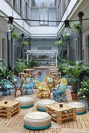 35 Trendiest Restaurant Design That Will Make Your Customers Cozy Outdoor Restaurant Design Cafe Seating Outdoor Cafe