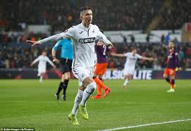 Manchester city have won their last 11 home league games against swansea. Swansea 2 3 Manchester City Sergio Aguero Hits Late Winner As Vistors Complete Comeback Daily Mail Online