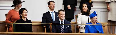 Regeringen har skjutit till resurser till sjukvård och äldreomsorg. Sadan Dannes En Regering Folketinget