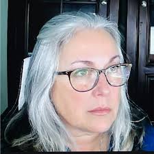 Anne Mraz's Instagram, Twitter & Facebook