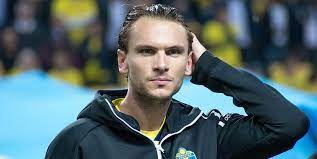 Career stats (appearances, goals, cards) and transfer history. Landslagshjalten Albin Ekdal Har Blivit Pappa Stoppa Pressarna Kandisar Kandisnytt Hant Extra Se Hor Noje