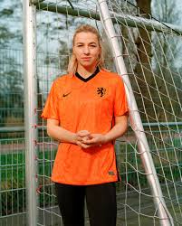 We beschikken over een groep met ervaring, kwaliteit en grote talenten sjoerd van der coelen begint over een aantal weken aan zijn avontuur als hoofdtrainer van rksv wittenhorst. Oranje Leeuwinnen Voetbalshirts 2020 2021 Voetbalshirts Com