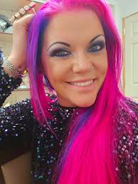 Happy Bank Holiday Sunday!!! I'm Sunday singing tonight at Regent Bay  Holiday Park Lovely team ❤️ #garstonentertainments #Parkdene #livemusic  #livefortheweekend #singer #lovemyjob #bankholidayweekend #bankholiday