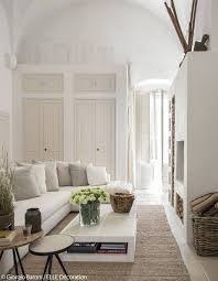Une Maison De Reve 100 Blanche Elle Decoration Salons Minimalistes Deco Maison Deco D Interieur Bon Marche