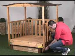 Die spielveranda erweitert den sandkasten um eine schöne, überdachte spielecke, quasi ein spielhaus, und wird nach dem spielen über den sandkasten gerollt um den sand vor schmutz und regen zu. Gaspo Spielhaus Mit Sandkasten Aufbau Gaspo Youtube