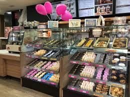 En dunkin' sabemos que cada persona toma el café de una manera diferente y, por eso, sabemos con la app de dunkin' podrás ganar puntos con cada una de tus compras y conseguir productos gratis. Dunkin Donuts Is Named Dunkin Coffee In Spain Nogarlicnoonions Restaurant Food And Travel Stories Reviews Lebanon