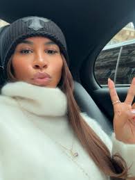 April McDaniel (@aprilsoffice) • Instagram photos and videos