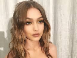 Jelena noura hadid is an american model. Gigi Hadid Wears Gold Makeup Look For 23rd Birthday Teen Vogue