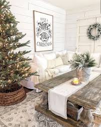Christmas decor and coffee cup. Cozy Christmas Thatsgoodhousekeeping Countrylivingmag Farmhousedini Farmhouse Christmas Decor Christmas Coffee Table Decor Christmas Decorations Living Room