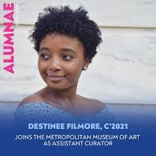 Lara Clay's Instagram, Twitter & Facebook