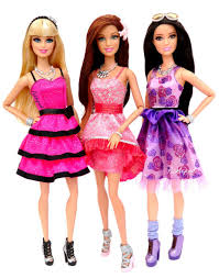 Jetzt bei mytoys barbie chelsea baumhaus spielset und puppe günstig online kaufen! Pin Von Olga Vasilevskay Auf Fashionistas Barbie Dolls Puppen