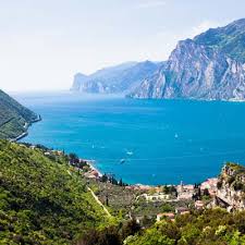 Lake garda is known for its traditional italian markets, selling not only fruit, vegetables and local meats and cheeses, but also leather goods, pottery, tapestry and clothing. Tour Of Lake Garda Trekking Boat