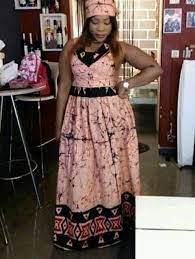 Model robe en pagne model robe pagne africain robe africaine stylée modele de robe africaine couture africaine femme robe africaine tendance mode africaine robe longue. Pin By Ndiaye On Robes Latest African Fashion Dresses African Fashion Traditional African Fashion Dresses