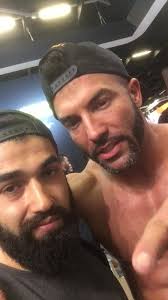 Salut leiw FitFam, Den André huet sech een velängerten Weekend gegönnt, an  ass am Numm vun der BULLFACTORY ob FIBO gaangen!!💯, Hei gesidd dier een  kuerzen Video mat eengen vun sengen Idolen Nelson ...