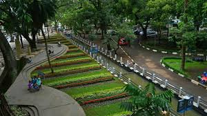 Taman nasional as tetap buka, bahkan membebaskan biaya. Balai Kota Bandung Objek Wisata Fasilitas Lokasi Rute Jam Buka