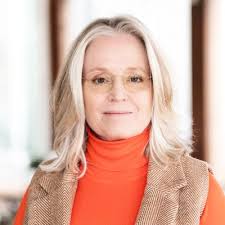 I am a strong advocate of a WE mentality, both in my personal and  professional life. I believe in putting people first. I am also convinced  that self-awareness, reflection, and allowing for