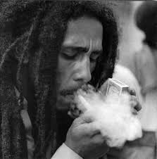 The best quality and size only with us! Neher Blog Bob Marley Fumando Black Aesthetic Wallpaper Bob Marley Black And White Aesthetic