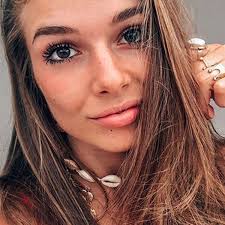 View entire discussion (0 comments) more posts from the influencernsfw community. Radio Moderatorin Sorgt Fur Furore Stars