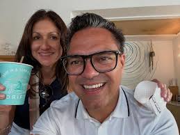 Feliz Día de San Valentín, mi amor ❤️ Hoy quiero recordarte cuánto te amo y  lo bendecido que soy de tenerte a mi lado. Eres una mujer extraordinaria:  emprendedora, trabajadora, una madre