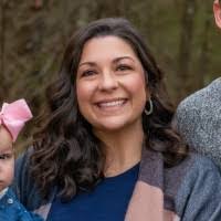 Kellie Giles's Instagram, Twitter & Facebook